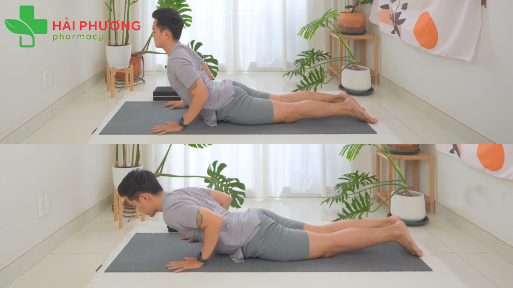 Cách nâng người trong tư thế rắn hổ mang